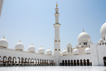 Fototapeta na wymiar Sheikh Zayed Grand Mosque