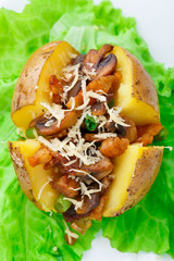 Baked potato with bacon and mushrooms