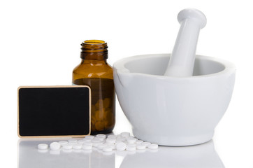 alternative medizin mit hinweistafel