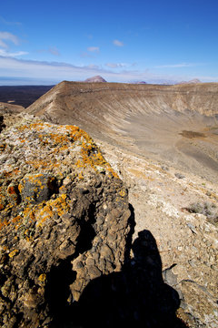 timanfaya  in los volcanes volcanic r