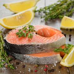 Raw salmon with herbs and spices