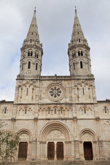 Fototapeta na wymiar Église St. Pierre in Macon, Frankreich