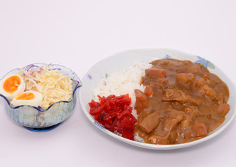 カレーライスとサラダ