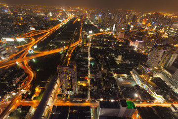 Fototapeta na wymiar nuit sur Bangkok, Thaïlande