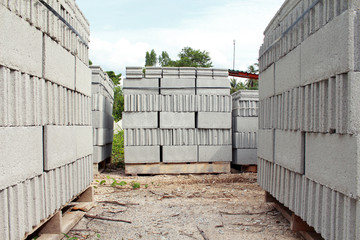 Obraz premium Pallets of concrete blocks