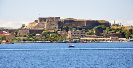 Fototapeta na wymiar stary fort na morzu, miasta Korfu, Grecja, Europa