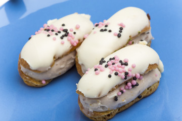 raspberry eclair