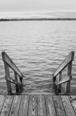 Obraz premium old wooden jetty