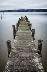 Obraz premium old wooden jetty