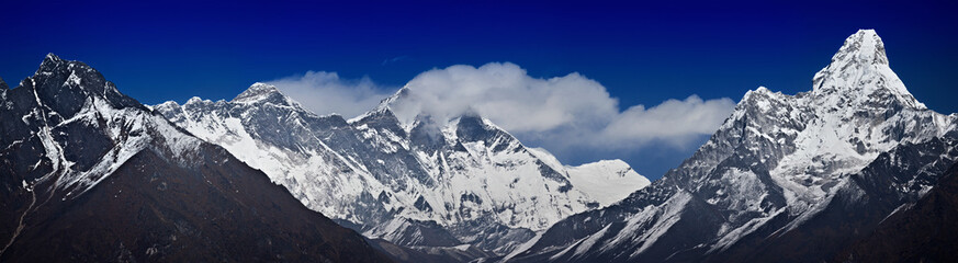 Nepalesischer Himalaya: Khumbila, Nuptse, Everest, Lhotse, Ama Dablam