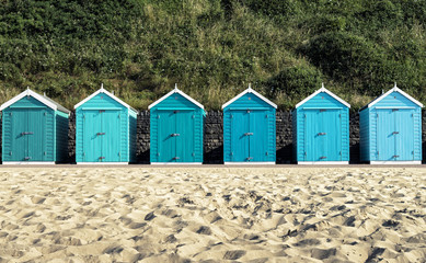 Fototapeta na wymiar Plaża w Bournemouth chata