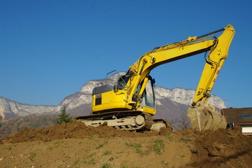 tracto pelle sur le chantier