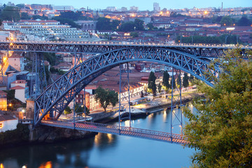 Fototapeta na wymiar Dom Luis Bridge (Ponte Luis I), Porto, Portugal
