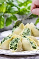 Stuffed pasta shells