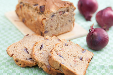 Zwiebelbrot mit Speck