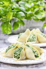 Stuffed pasta shells
