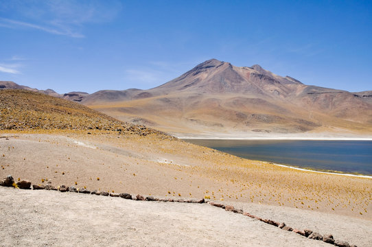 Laguna Miñiques en San Pedro de Atacama, Chile