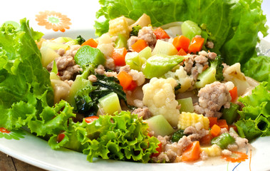 rice noodles with pork and vegetable in thick sauce
