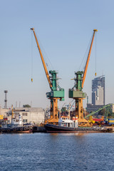 Fototapeta na wymiar Zobacz przemysłowe - port Gdynia, Polska