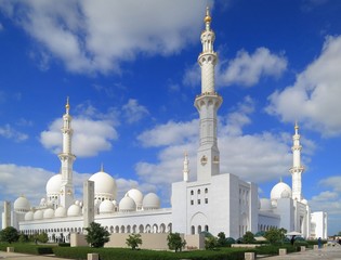 Fototapeta na wymiar Sheikh Zayed Moschee in Abu Dhabi
