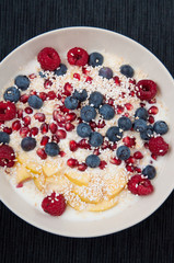Joghurt mit Beeren und Amaranth
