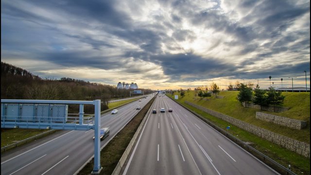 TL - Autobahn am Fr&ouml;ttmaninger Berg - M&uuml;nchen