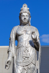 Fototapeta na wymiar Guanyin Statua w Hiroshima Central Parku