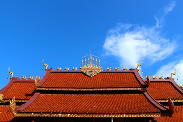 Fototapeta na wymiar Thai temple roof