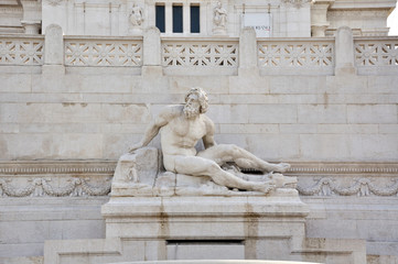 Statue on Piazza Venezzia in Rome