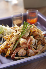 Crispy fried papaya pad thai