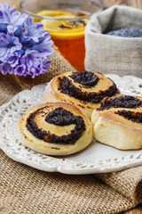 Poppy seed buns