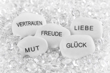 Steine für Glück, Mut, Freude, Vertrauen und Liebe