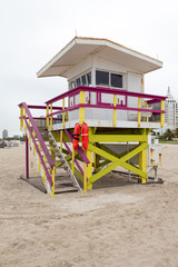 Fototapeta na wymiar Lifeguard cabin at Miami Beach