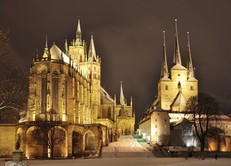 Domberg von Erfurt bei Nacht im Winter