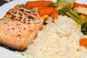 The healthy diet. The salmon with vegetables
