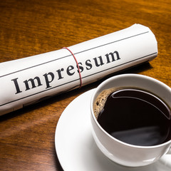 impressum zeitung, kaffee, schreibtisch