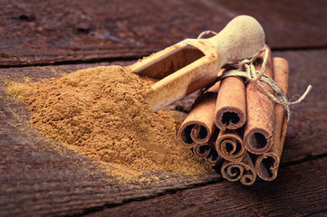 Cinnamon sticks and cinnamon powder - 59745176