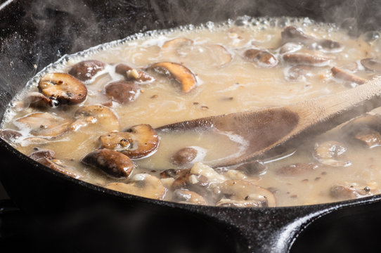 Making Mushroom Gravy Or Rue