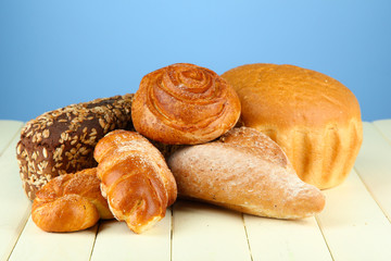 Composition with bread and rolls