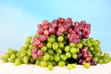 Ripe green and purple grapes