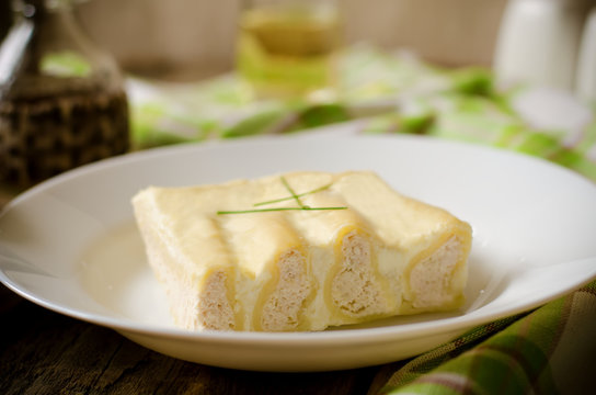 cannelloni with Turkey in white sauce