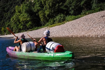 Canoë sur la rivière l'Ardèche.