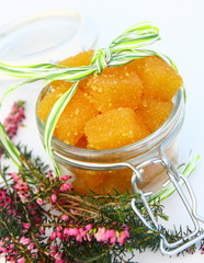 bocal de pâtes de fruits à l'orange