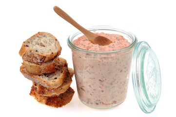 Pot de rillettes de saumon et tartines de pain