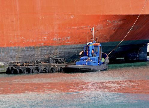 tug ship
