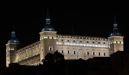 Fototapeta premium Alcázar de Toledo de noche.