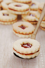 Linzer cookies