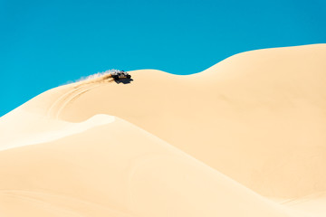 Fototapeta na wymiar Buggy in the Dumont dunes