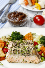Salmon with herbs and vegetables