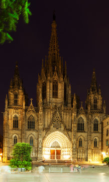 Night view of Barcelona Cathedral